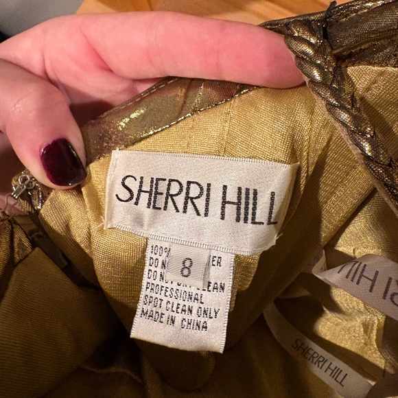 Sherri Hill Gold Metallic Dress - Picture 6 of 8